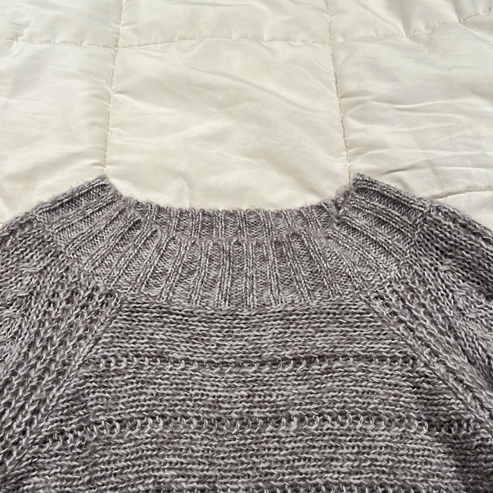 sweater - Picture 3 of 5